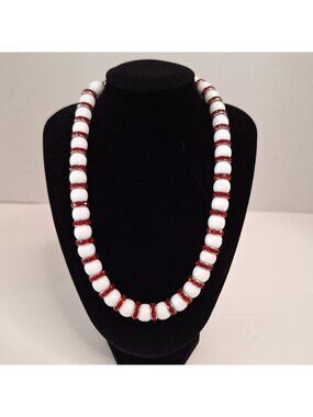 BEAUTIFUL VINTAGE RED AND WHITE FASHION JEWELRY NECKLACE COSTUME UNMARKED